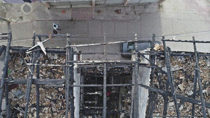 Tarihi konağın yanan kalıntıları, mahallenin korkulu rüyası oldu G3