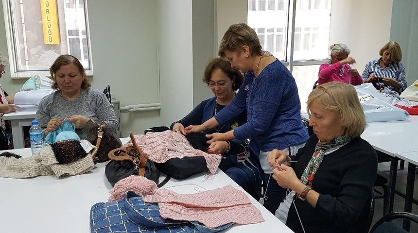 Kadınlardan şiş &ouml;rg&uuml; kursuna yoğun ilgi