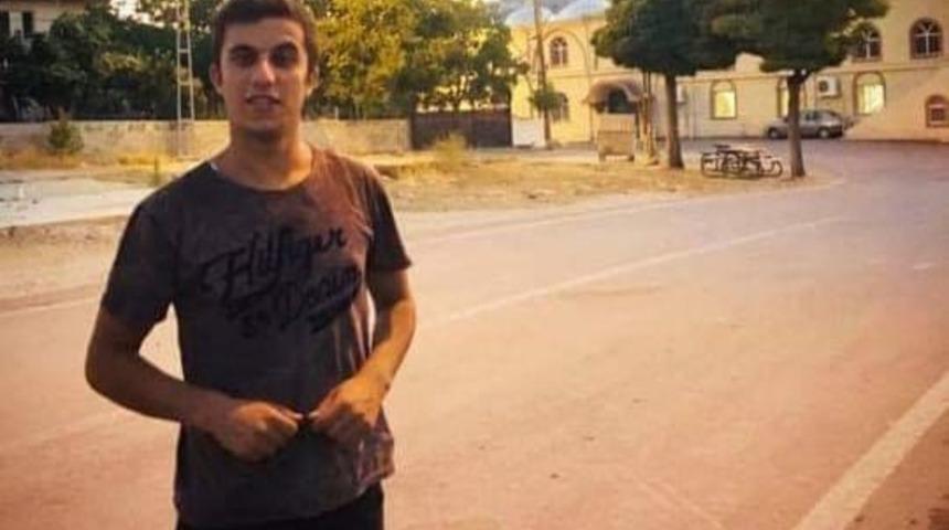 Hafriyat kamyonu devrildi: 1 ölü