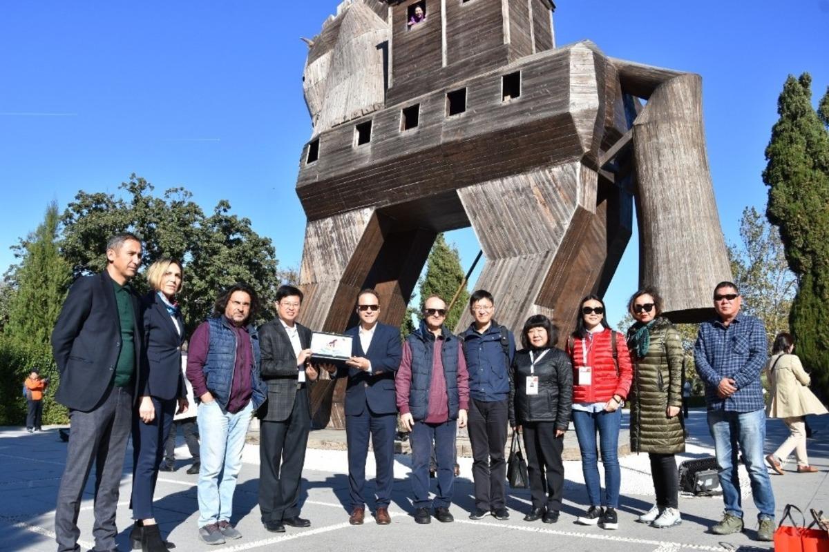 &Ccedil;in vatandaşlarından &Ccedil;anakkale&rsquo;ye k&uuml;lt&uuml;r gezisi
