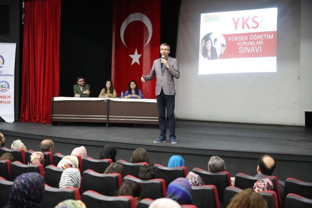 B&uuml;y&uuml;kşehir&rsquo;den velilere &lsquo;Eğitim i&ccedil;in El Ele&rsquo; semineri