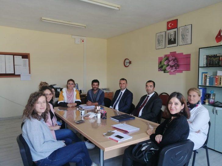 MEB Müşaviri Çolakoğlu okulları ziyaret etti G2