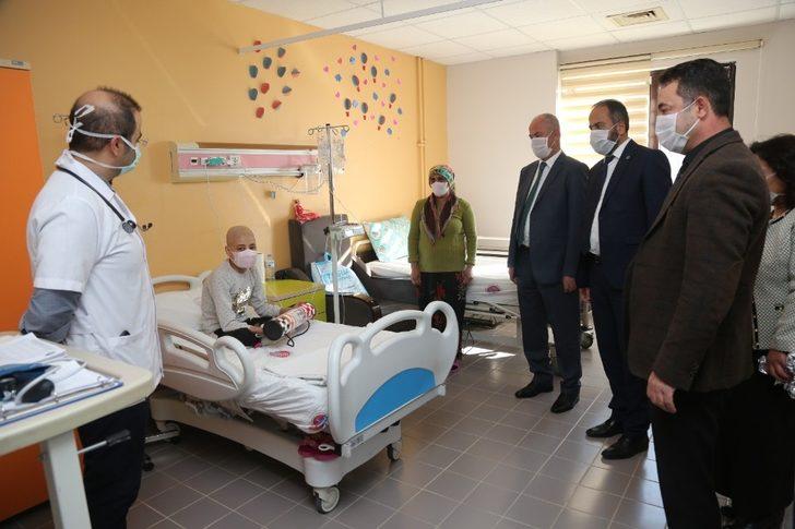 Başkan Akman’dan lösemili çocuklara moral ziyareti G2