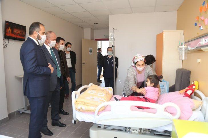 Başkan Akman’dan lösemili çocuklara moral ziyareti G3