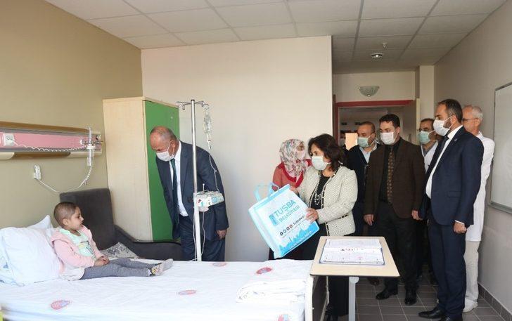 Başkan Akman’dan lösemili çocuklara moral ziyareti G4