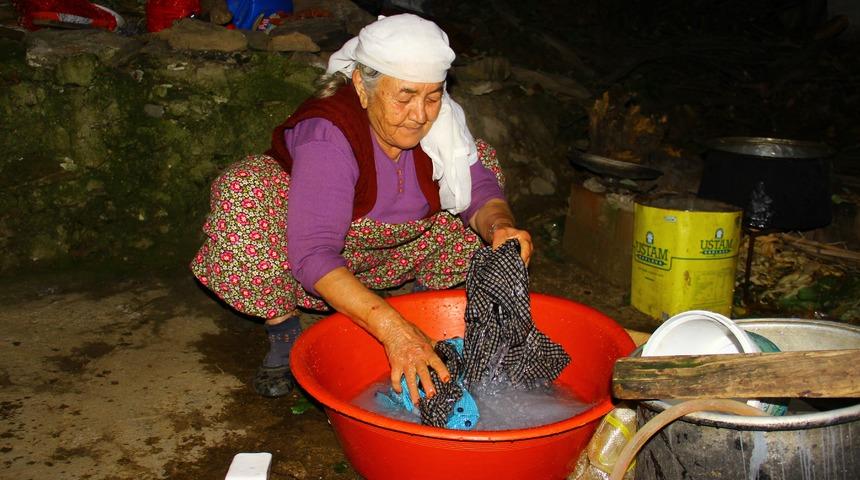 Parasızlıktan değil, elektriksizlikten ilk çağları yaşıyorlar