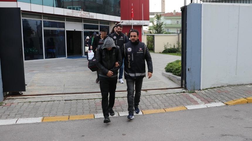 FETÖ operasyonunda 2 kişi tutuklandı