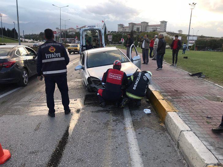 Denizli'de zincirleme kaza: Ölü ve yaralılar var G2