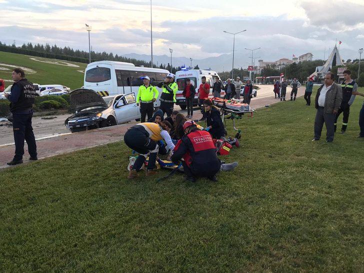 Denizli'de zincirleme kaza: Ölü ve yaralılar var G3