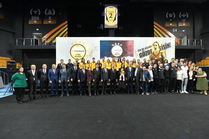 Gözde Kırdar’ın forması emekli edildi G1