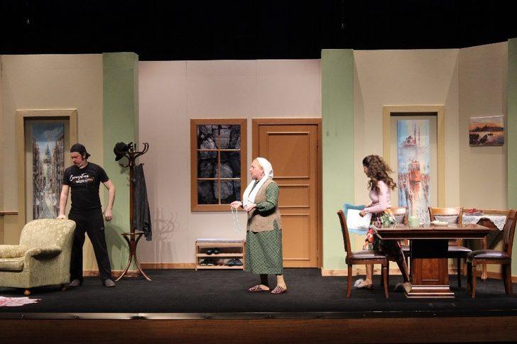 Şafak Sezer'den tiyatrolar boş kalmasın çağrısı G1