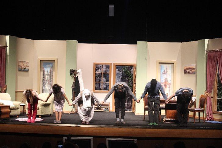 Şafak Sezer'den tiyatrolar boş kalmasın çağrısı G5