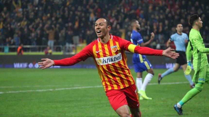 Umut Bulut Fenerbah&ccedil;e&rsquo;ye 11 gol attı