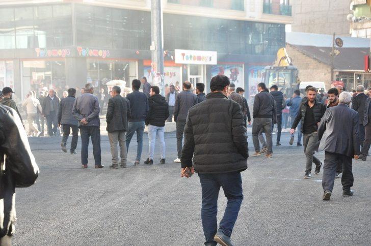 Yüksekova’da yol asfaltlama çalışması G3