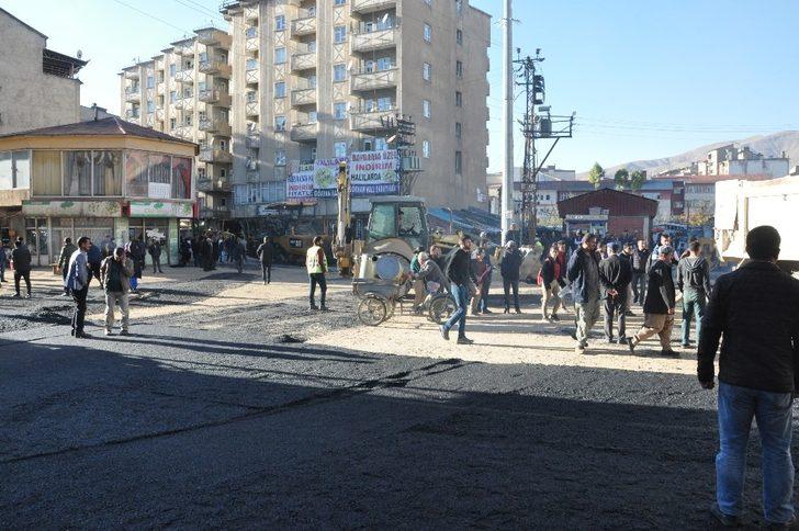 Yüksekova’da yol asfaltlama çalışması G4