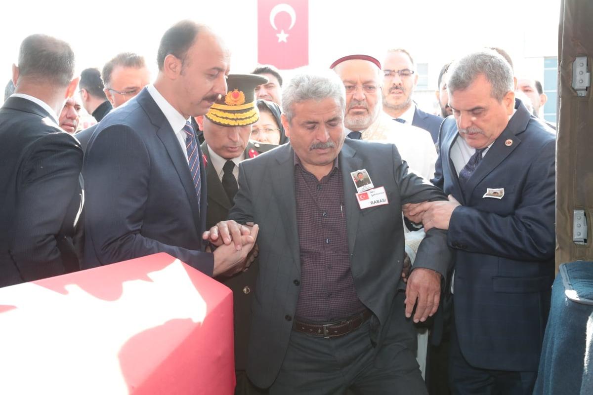 Şehit uzman &ccedil;avuş Suat Top&ccedil;u'nun cenazesi memleketine uğurlandı
