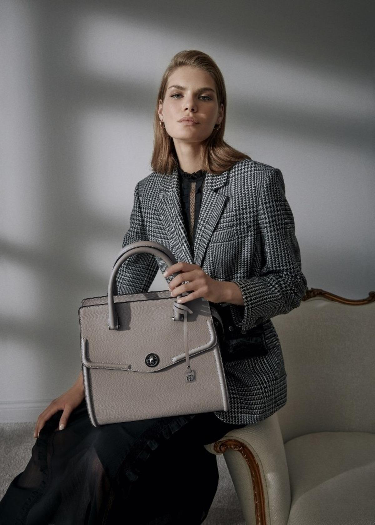 BEYMEN&rsquo;den yeni sezonda retro &ccedil;antalar