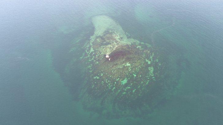 İstanbul'un depremlerle batan adası görüntülendi G3