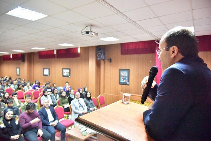 Kariyer günlerinde lise öğrencileri ile söyleşi G1