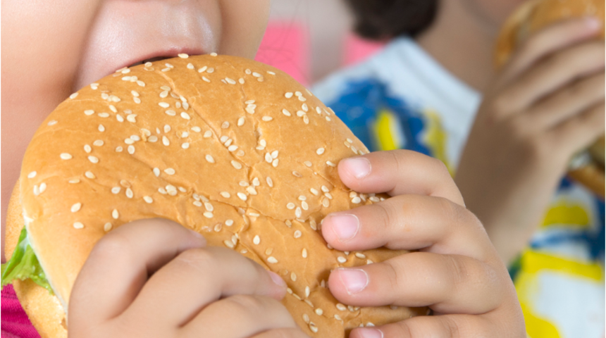 Obezite ürkütücü bir şekilde artıyor! Her 3 çocuktan biri obez adayı