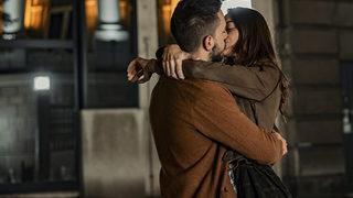 Uzmanı uyardı! Öpüşmeyle bulaşıyorlar! 