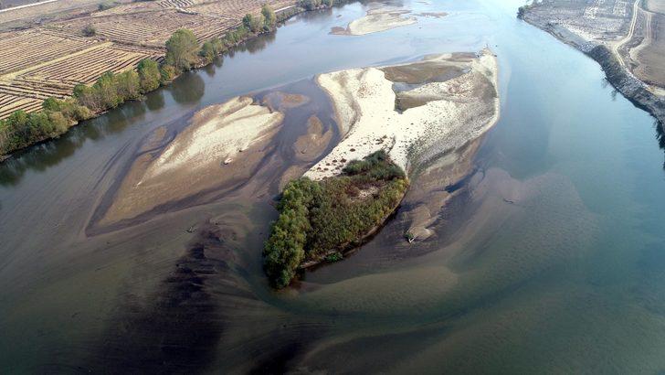 Meriç Nehri'nde adacıklar oluştu, su kuyuları kurudu G3