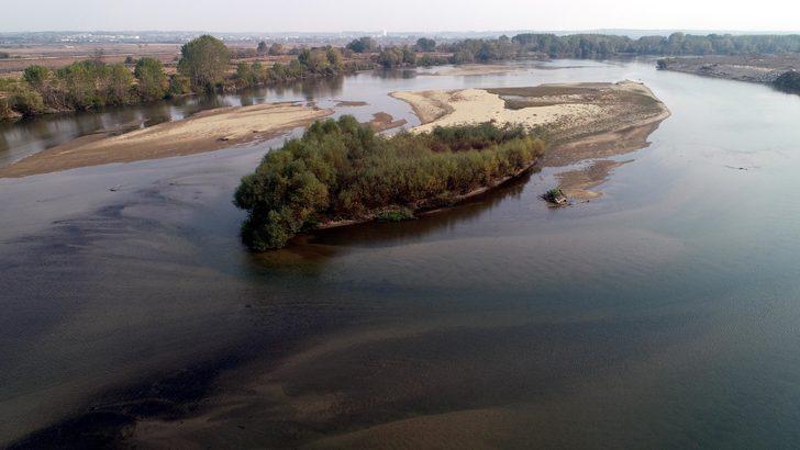 Meriç Nehri'nde adacıklar oluştu, su kuyuları kurudu G5