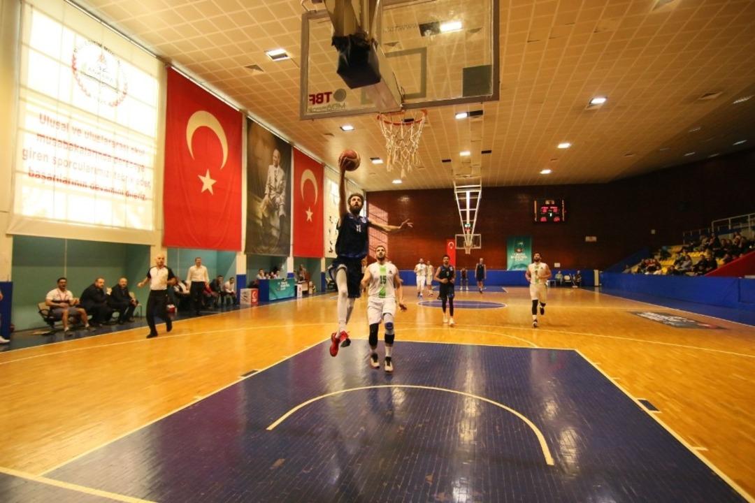 Kağıtspor&rsquo;un dev adamlarından &ouml;nemli galibiyet