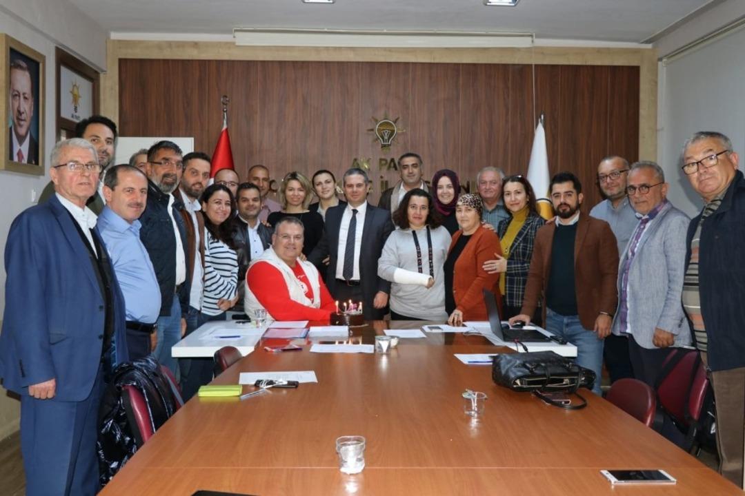 D&uuml;nya şampiyonuna pastalı kutlama