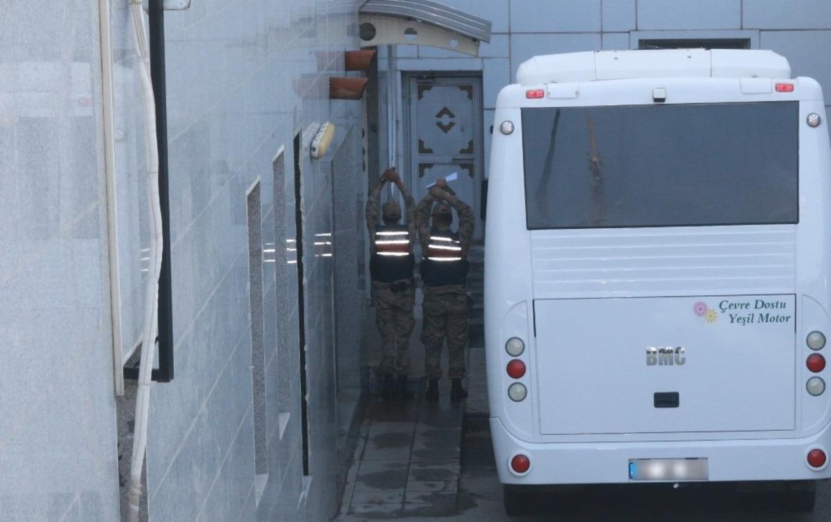 Adıyaman'da ter&ouml;r operasyonu! Jandarma adeta etten duvar &ouml;rd&uuml;