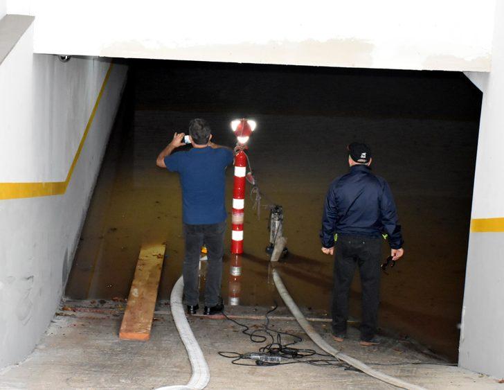 Sağanak Marmaris'te hayatı felç etti (3) G2