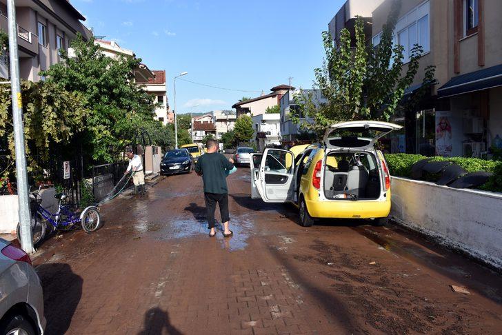 Sağanak Marmaris'te hayatı felç etti (3) G5