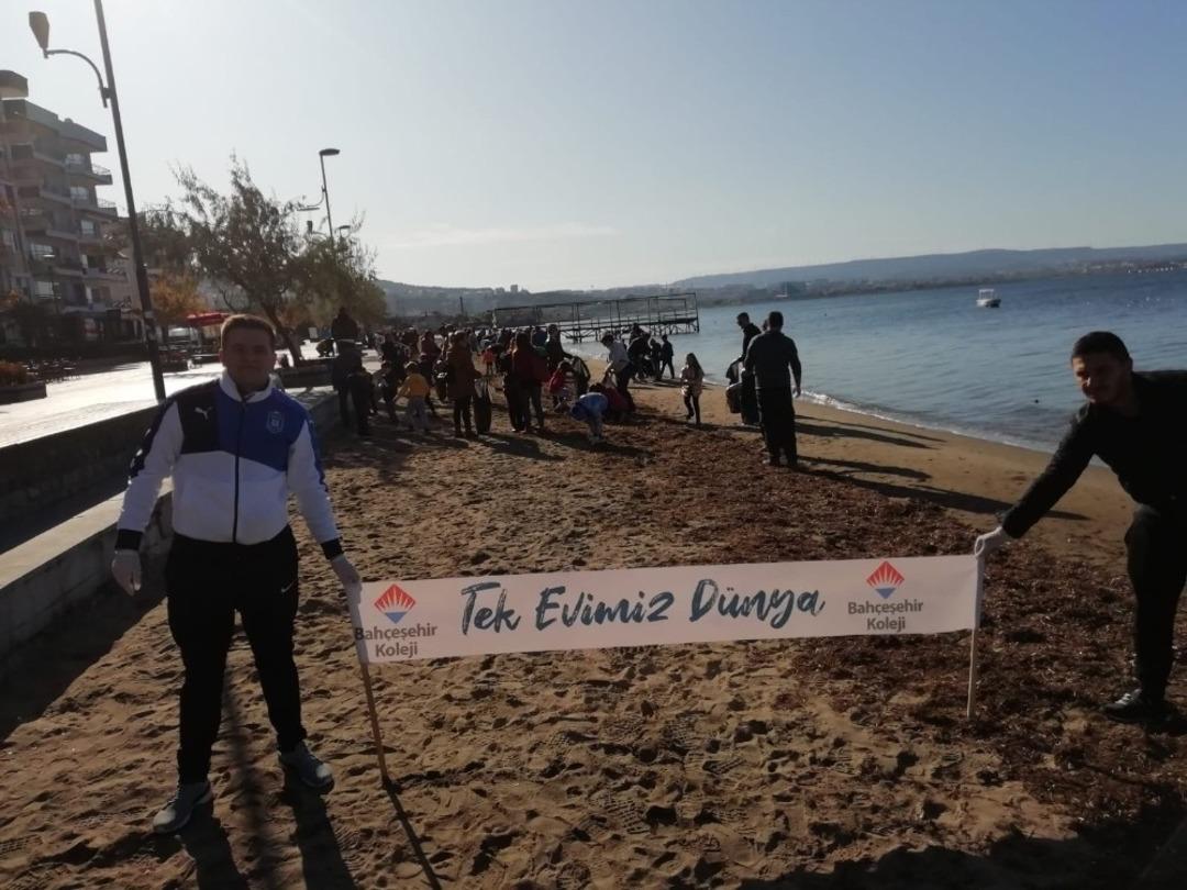 Bah&ccedil;eşehir Koleji T&uuml;rkiye&rsquo;nin en b&uuml;y&uuml;k kıyı temizleme hareketini ger&ccedil;ekleştirdi