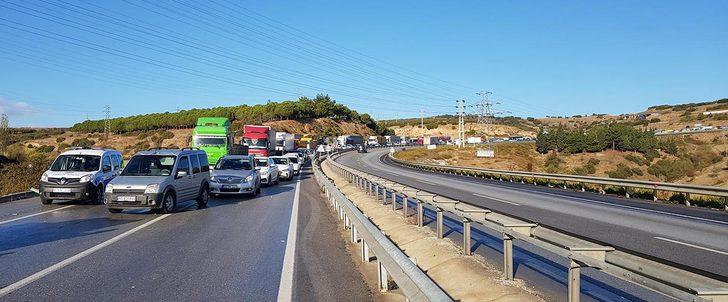 Bariyere çarpan TIR'dan dökülen mazot, zincirleme kazaya yol açtı G2