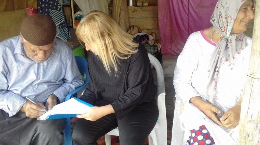 İhtiya&ccedil; sahiplerini evinde ziyaret