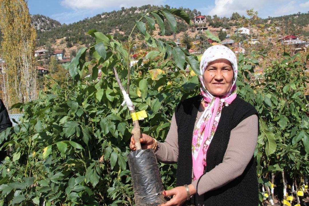 Mersin B&uuml;y&uuml;kşehir Belediyesi&rsquo;nden kırsal kalkınmaya destek