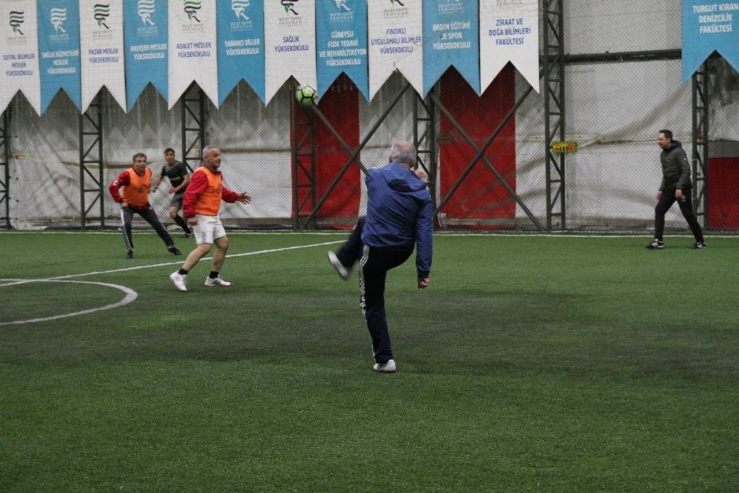 Beyaz Karanfil Derneği protokol ile ma&ccedil; yaptı