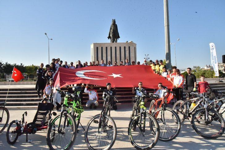 Bisikletle 550 kilometre pedal çevirip 10 Kasım’da Anıtkabir’e ulaşacaklar G1