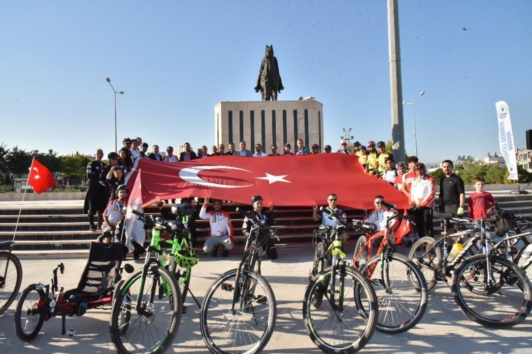 Bisikletle 550 kilometre pedal &ccedil;evirip 10 Kasım&rsquo;da Anıtkabir&rsquo;e ulaşacaklar
