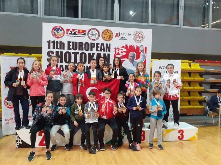 Biga Belediyesi karate sporcularının büyük başarısı G2