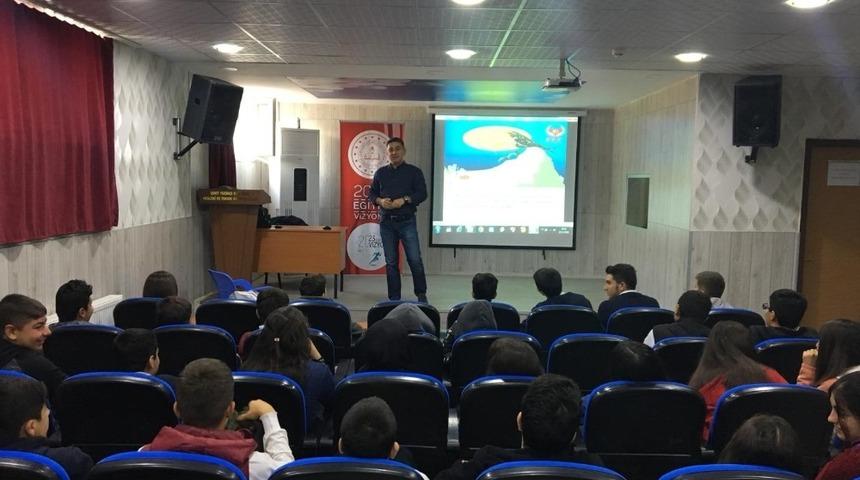 Okul &ouml;ğrencileri ter&ouml;re karşı bilin&ccedil;lendiriliyor