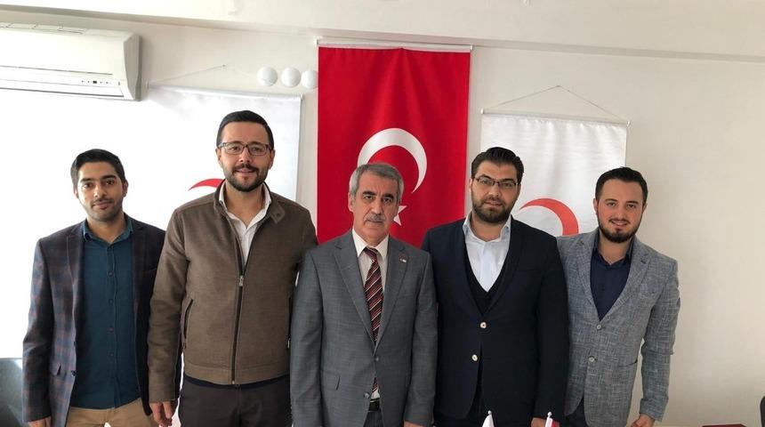 AK Parti Gen&ccedil;lik Kollarından Kızılay&rsquo;a  ziyaret