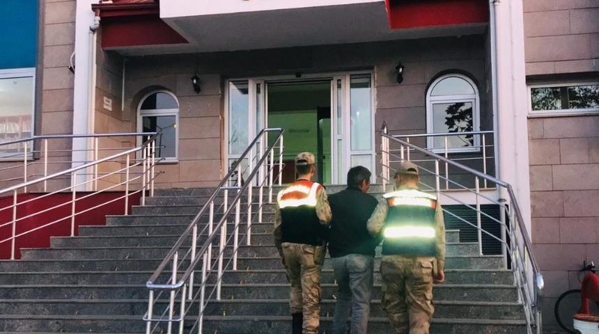 Jandarma kablo hırsızını yakaladı