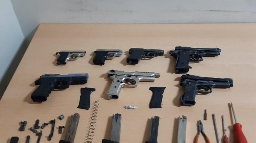 Gaziantep&rsquo;te silah ka&ccedil;ak&ccedil;ılarına operasyon: 3 g&ouml;zaltı