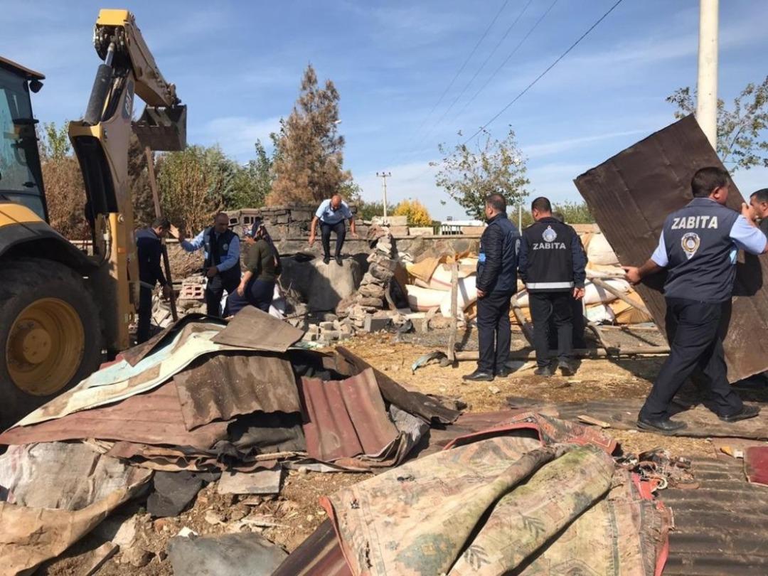 Vatandaşlar şikayet etti, belediye temizledi