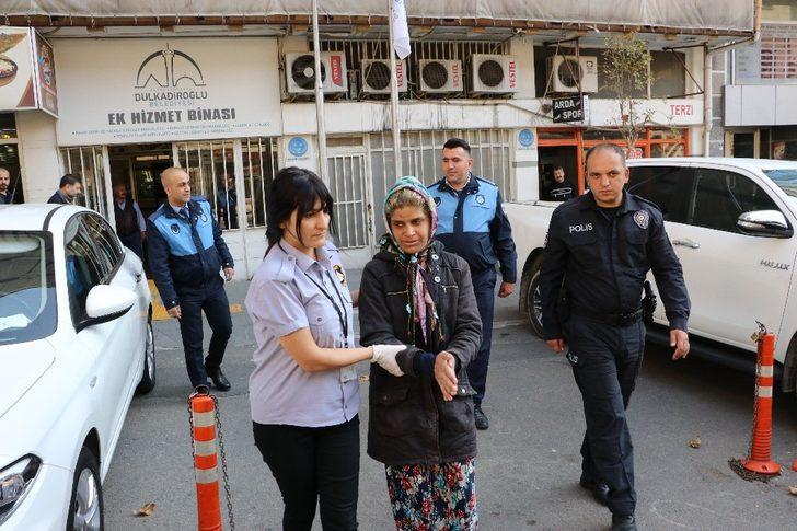 Dilenerek gayrimenkul zengini olmuş! G1