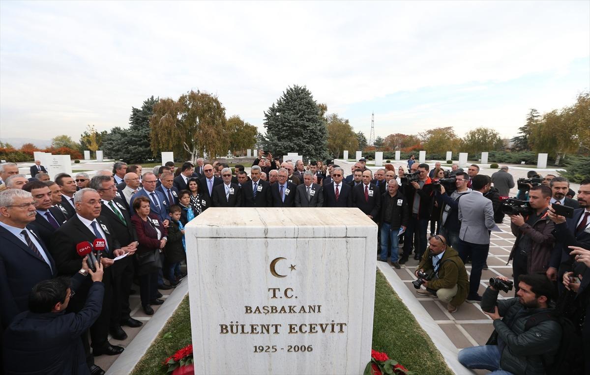 B&uuml;lent Ecevit vefatının 13'&uuml;nc&uuml; yılında mezarı başında anıldı