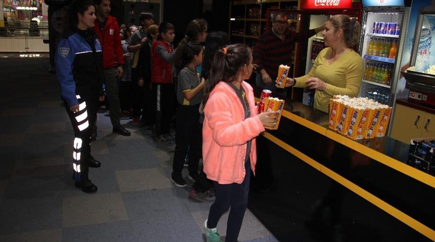 &Ccedil;ocukların &rsquo;Sinema&rsquo; mutluluğu