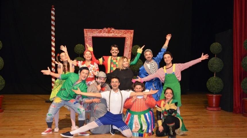 Tokatlı minikler tiyatroyu &ccedil;ok sevdi