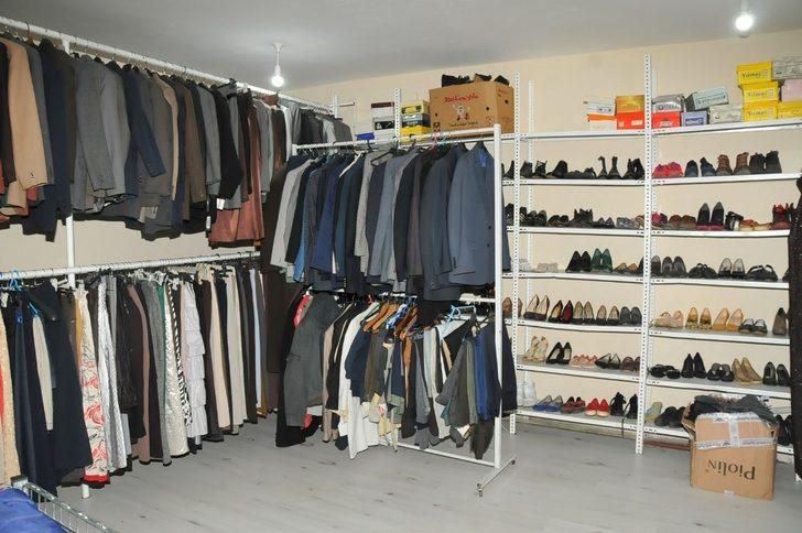 Akşehir Belediyesinin mağazası ücretsiz giydiriyor G1